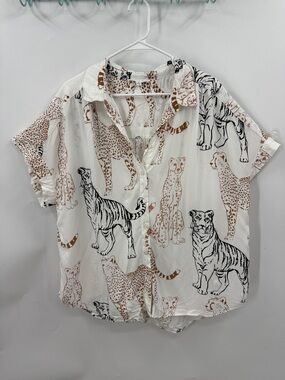 Jane and Delancey novelty, print, tigers cheetahs boxy fit  Button-Up Shirt 2X